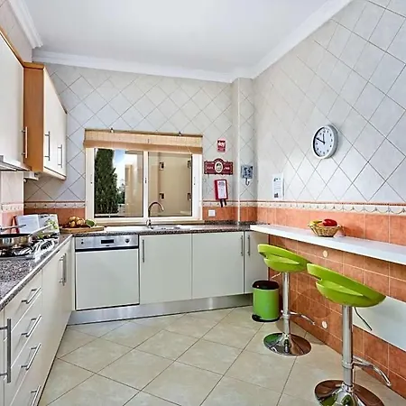 דירה Sleeps 4 With Pool Air Con And Wifi